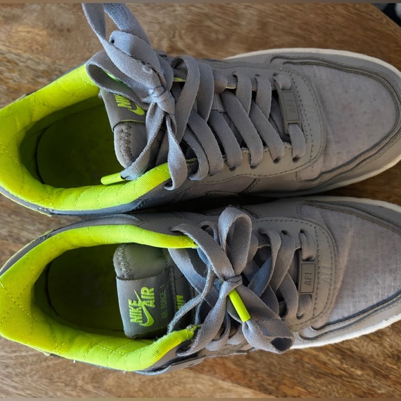 Barely worn Air Force max grey and neon yellow/green! Size 6 women’s! - Picture 2 of 3